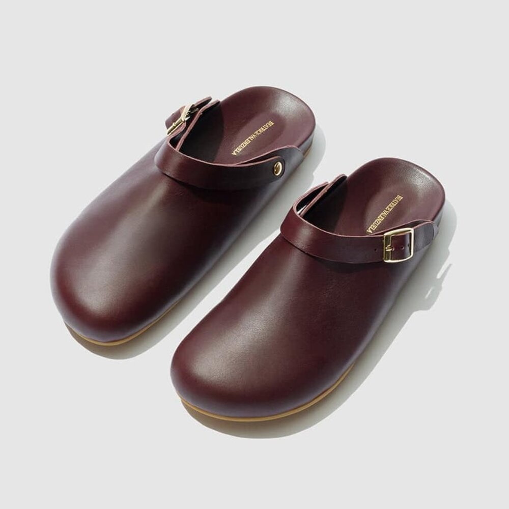 Beatrice Valenzuela Clog in Aubergine - Size 9